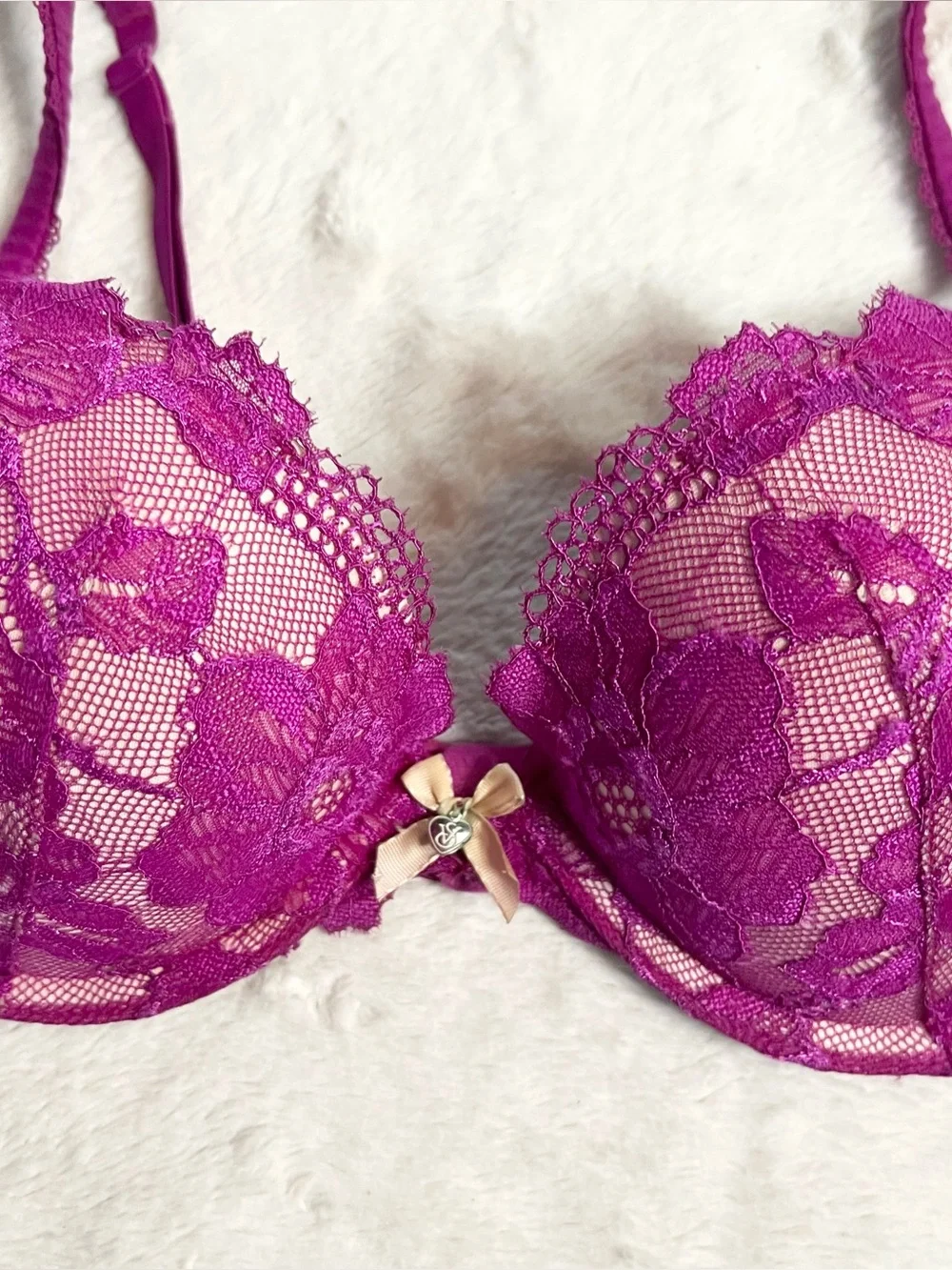 Body by Victoria Fuchsia Lace Push-Up Bra Size 34C